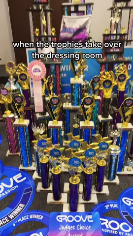 transitions could use some work😍💃#dance #dancersoftiktok #fyp #foryoupage #trophy #goofyproblems #iwantoneiwantmyownarmyiwantmyownplanet 