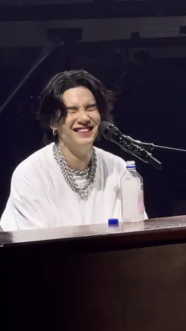 HIS GUMMY SMILE R U KIDDING?! #agustd #agustdtour #yoongi #minyoongi #suga #bts #방탄소년단 #gummysmile #army #armybts #fyp #kpop #concert #music 