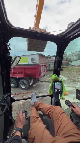 #excavator #maquinaspesadas #escavadeirahidraulica #operator #caterpillarequipment #caterpillar #diegooperador_br #diegooperador 