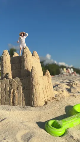 Queen of the (sand) castle 🏝️