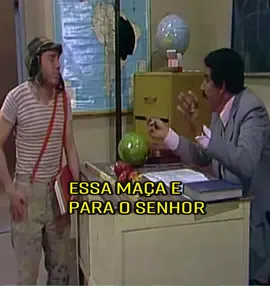 chaves levando maça para professor  linguiça 