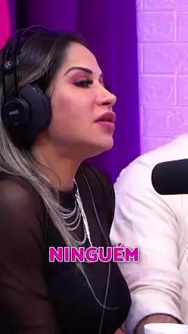 😳 #podcats #playnopodcast #mairacardi 