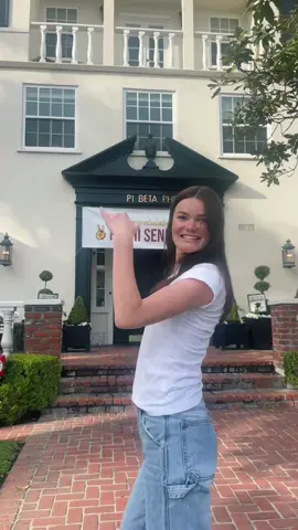 tour of pi phi😍😍@angelina 