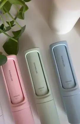 These are reusable pet hair remover brush/lint rollers!!! Check them out link posted in bio :) #lintroller #pethairremoval #colorful #compact 