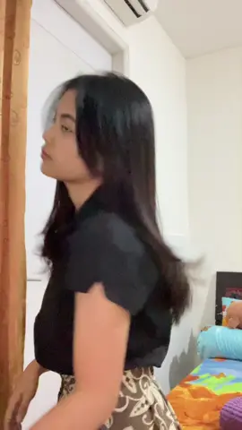 Halo💖❤️ #DailyRoutine #daylimakeup #timurstory #lagutimur #fyp #SunsilkCreatorAcademy #getreadywithme #dailymakeuproutine #skincareroutine #makeupsimple #simplemakeuptips 