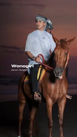 Kenapa Harus Melet sih kuda ny 🙃🤣😂#CapCut  #fyp #foryoupage #kuda #malemodel #tiktokindonesia #fotoshoot #Berkuda 