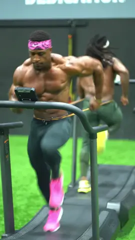 That’s your homie, but can he hold your weight!? Tag your partners! #sports #GymTok #gymmotivation #Fitness #workout #fyp #fypシ #viralvideo #viral #bodybuilding 