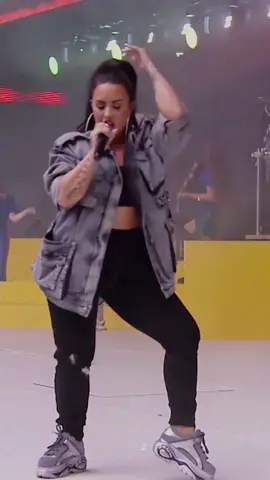 Solo @Demi Lovato.                                #demilovato #fypシ #viral #ddlovato #demilovatovideos #demilovatolive #music #onehitwonder #demilovatobrasil #ddlovatoclip #ddlovatovideos #demilovatocolombia 