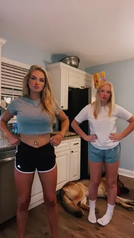 My mini me 💃🏼🥰  and my dog moves for absolutely no one lmao #fyp #foryoupage #dance @zoe 