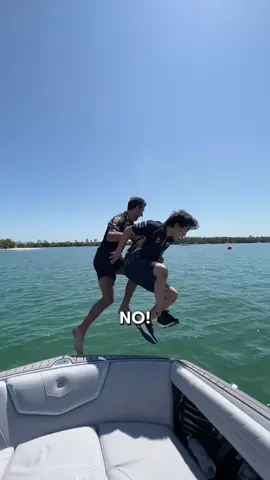 “No sharks here Yuki, don’t worry.” 🦈 #MiamiGP #givesyouwiiings