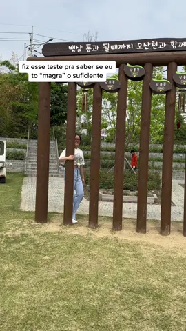 aleatorio um ngc desse no meio do parque KKKK¿  #fy #fypシ #coreiadosul #koreangirl 