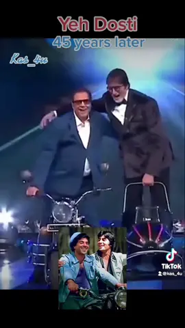 Dharmendra and Amitabh recreate the magic of Sholay #dharmendra #dharam #amitabhbachchan #bollywood #fyp #foryou #fy #kas_4u #viralvideo #india #fy 