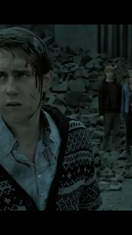 This scene is really sad… 😔 #pourtoi #foryou #foryoupage #harrypotter #harrypotteredit #potterhead #danielradcliffe #emmawatson #rupertgrint #hermionegranger #ronweasley #thedeathlyhallowspart2 #lordvoldemort #tomriddle #nevillelongbottom 