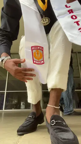 Happy cinco de mayo and awards day🎉🎓!!! #fypシ #fypシ゚viral #classof2023 #dance #cincodemayo 