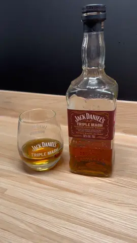 Do you like Fridays?  #fridaynight #fridaydrinks #whiskey #jackdaniels 