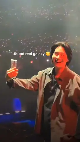 Brilliant, good job ARMY 😂 #agustdconcert D-2 Rosemont, Allstate Arena #sugatour #d_day #suga #minyoongi #kpop #btsarmy 