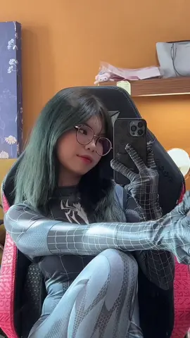 spidergirl cos is now on trakteer, link on bio || ig : annaababyy #fakebody 
