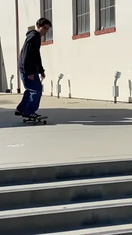 Mini battle with the 5 #fyp #skate #5stair #ollie #kickflip #heelflip #skater #sigmaballs #crunch #discoflip 