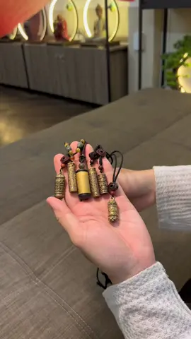 Một món quà nhỏ, nhưng giá trị to. Dây đeo đã đc tr.ì ch.ú. #tinhdecor #phongthuy #daydeobinhan #daydeo #phatphap 