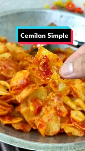 Cemilan simple lagi nih guys, modal 1kg kentang jadi banyak banget.. ini kalau dijual mahal loh guys untungnya bisa buat beli mobil baru... yuk dicoba resepnya #kangmul #reseptiktok #cemilansimple #keripikkentang #pedas 