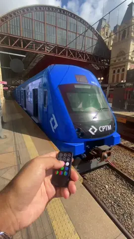 😱 Mudança de cor nos trens da CPTM 😱  🚅 Nossa cor predominante é o vermelho, nós amamos essa cor e não pretendemos mudar. 🤣 🎨 Nesse vídeo simulamos algumas cores diferentes para nossas composições, qual você mais gostou? 🤔 E se você pudesse escolher a cor dos trens da CPTM qual acha que ficaria mais legal? 👇Deixe seu comentário e não esqueça de dar aquela curtida. 👍 #trem #cptm #cor #estação #ferrovia #trend #sp #TrendCPTM23