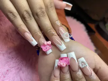 ##nailtrend #fyp #nailsartvideos #nailtech #viral #nailsets #prettynails #whitefrenchies #hellokitty 