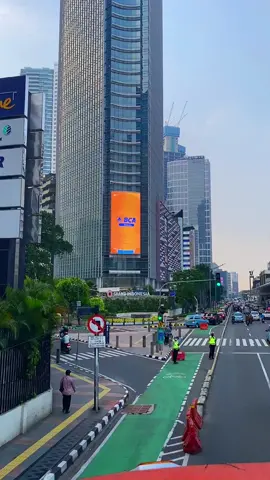 Jakarta makin keren masyaAllah 🥺 #JalanJalanTraveling #VlogJalanjalan #jakarta #traveltiktok #traveljourney #tiktoktraveltrend #MiniVlogTravelling #jakartaestetik #transjakarta #explorejakarta  #bustingkatjakarta #buswisatajakarta #busterbukajakarta 