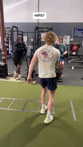 #DungeonFamily #Earnit #odin #collegefootballrecruiting #sixzerobodybag #workout #NFL #fyp #hips #LIFT #foryoupage #funny #arhlete #football @DRUSKI 