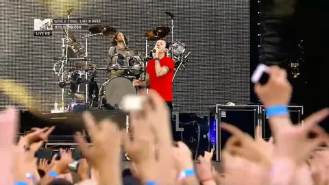 Linkin Park - In The End With Lyrics Live Moscow, Russia 2011 #linkinpark #chester #mikeshinoda #90s #linkinparkforever #linkinparkfamily #linkinparklive #intheend 