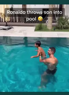 Ronaldo throwing mateo into pool 🤣🩳 #ronaldo #messi #funny #viral #foryou #fyp #SwimmingPoolVideos #FunnyFails 