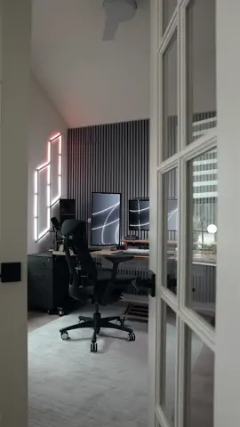 If this is your vibe, I wanna be friends. #setupinspiration #deskdesign #homeofficeideas #homestudio #studiodisplay 