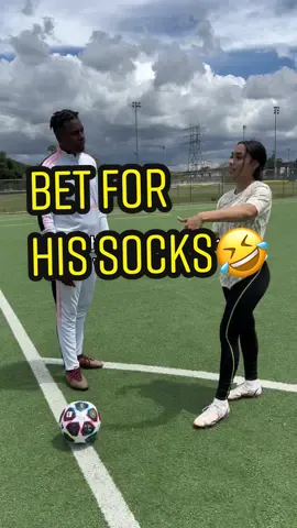 WHO’S taking this BET? 👀⚽️🦶🤝 #futbol #challenge #bet #funny #fyp 
