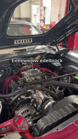 Eewww edelbrock 🤮🤮🤮🤮 *this is sarcasm btw* #edelbrock #edelbrock_racing #carburetor #challengertiktok #moparperformance 
