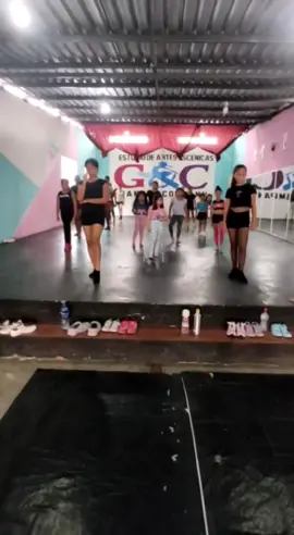 Como es la profe ???? 🫡