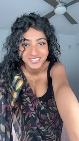 how do influencers do fit checks, im so awkward 😭 but heres my temple fit k cool #tamil #saree 