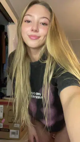 ignore my messy room pls