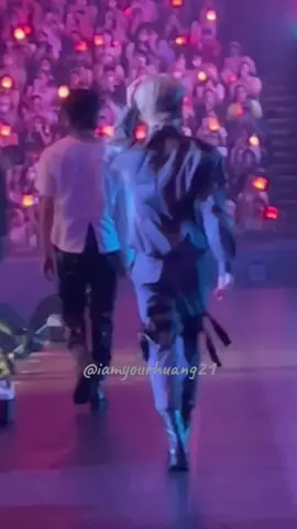 pretty girl walk like this😎 #renjun #nct 