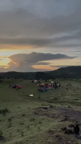 Jangan Cuma Menikmati Alam ini Tapi Menjaganya Juga perlu🏕️⛺️#bugistiktok #camping #lappalaona #lappalaona_barru #barrukeren #alamsulawesi #barrusulsel #CLEARYourHeadKetombeChallenge #SunsilkCreatorAcademy #StarRailChallenge #