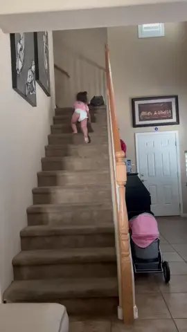 When your niece is scared of the grinch and isn’t allowed upstairs alone you yell “grinch” 😂😂 #toddlersoftiktok #funny #toddlers #fyp 