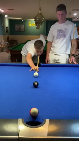 Never seen a person this shocked 😂 #billiard #funny #billiards 