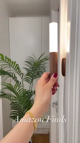 USB Rechargeable Wooden Wall Lamp  Amazon Finds! Details on our website, link in bio www.onlinespecialfinds. com ✅️ . 🔗🔗🔗 Search for Wooden Wall Lamp  . . Tag your friends who might like this product 🤩 •••••• 🔔 Turn Posts Notifications ON, don’t miss our content 😊 #amazon #amazing #amazonfinds#onlineshopping #Onlinespecialfinds #trending #viral #fyp #Home #homehacks#trending #lamp #woodenlamp #smartlight #homegadgets #amazontiktok #amazonmusthaves #founditonamazon  #مشاهدات #امازون_المانيا #امازون 