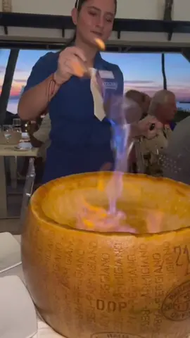 Have you ever had pasta prepared in a parmigiano reggiano cheese wheel before?! 🤷🏽‍♂️🧀🍝 We’re at @azzurroaruba to watch it happen! 🥳 With @Joseph Pandolfo  #fyp #foryou #pasta #cheese #foodporn 