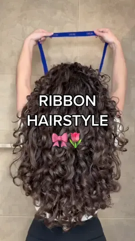 back with my blue ribbon for another cute and easy hairstyle 🎀🌷 hairstyle inspired by @armin 👼  #curlyhairstyle #hairstyletutorial #easyhairstyle #ribbonhair #simplehairstyles #hairtok #foryoupage 