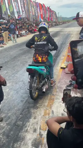 คาบูมาแบกหัวฉีดสุดจริง#เรื่องของเมื่อวาน  #ช่างวิทย์คลองหอยโข่ง #แบงค์บุญห่อคุมคันเร่ง💚 #ngo #สงขลาสปีดเวย์ #อยากดังงง #สงขลาหวานมาก🤪 #ขึ้นฟีดเถอะ #อย่าแบนคลิปผม #อย่าปิดการมองเห็นผม 