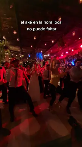 Nos tocó cubrir una boda con gente full pilas 🥳🤯 #bodasenlima #horaloca #horalocafiestas #axebahia #axebahiaenlima #videodeboda 