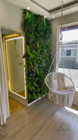 Meu jardim vertical 🥹🤎 #arquitetura #reforma #lojafeminina #espacoinstagramavel #jardimvertical #viral #viraliza 