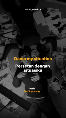Berdasarkan penuturan Noel Gallagher, selaku penulis lagu ini, saat wawancara promosi album Oasis pada 1997, dapat disimpulkan bahwa lagu ini adalah lagu sedih tentang seorang manusia yang tak ingin kehilangan seseorang yang amat dekat dengannya. “Don’t Go Away” konon terinspirasi ketika ibu dari Gallagher bersaudara, sedang dirawat di rumah sakit dan dikhawatirkan mengalami sakit kanker. Sebagaimana hati seorang anak pada umumnya yang khawatir dan tak ingin kehilangan orang tuanya, maka terciptalah lagu ini. #oasis #dontgoaway #liriklagu #lagusedih #liamgallagher #noelgallagher #liriklaguterjemahan 