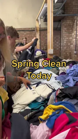 The Spring Clean is in full force 🚀 Going off until 6PM today. 6 King Edward Quay, Colchester, CO2 8JB  🎵 DJ Antoine vs. Mad Mark Pres. Pizza Boyz - La Chitara (E. Craig Remix) #vintageclothing #bankholidayvibes #fyp 