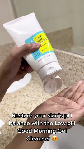 Remove impurities and balance your skin’s pH level with the best-selling COSRX Low pH Good Morning Gel Cleanser 💦 #cosrx #cosrxph 