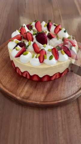 Fraisier 🍰🍓 📕 Recipe  *Ingredients: Cake: - 4 eggs  - 120g sugar  - 120g flour - 1 teaspoon vanilla  Crème Mousseline: - 4 egg yolks  - 80g sugar  - 1 teaspoon vanilla  - 500ml milk - 40g cornstarch  - 190g soft butter Sirop: - 50g sugar  - 100ml water  - 30ml strawberry juice  - 400g strawberries  فريزر 🤍🍓 📘 الوصفة *المكونات: الكيك: - 4 بيضات - 120 جرام سكر - 120 جرام دقيق - 1 ملعقة صغيرة فانيليا كريم موسلين: - 4 صفار بيض - 80 جرام سكر - 1 ملعقة صغيرة فانيليا - 500 مل حليب - 40 جرام نشا ذرة -190 جرام زبدة طرية  السيروب: - 50 جرام سكر - 100 مل ماء - 30 مل عصير فراولة - 400 جرام فراولة #fraisier #stawberry #strawberries🍓 #strawberrycake #strawberryshortcake #fraise #fraises #crememousseline #frenchdessert #gourmandise #frenchcuisine #gourmandise #yum #yummy #delicious #tasty #viral #tiktokdessert #tiktokrecipe #fyp #foryoupage #fypシ゚viral #fypシ #fyppppppppppppppppppppppp 